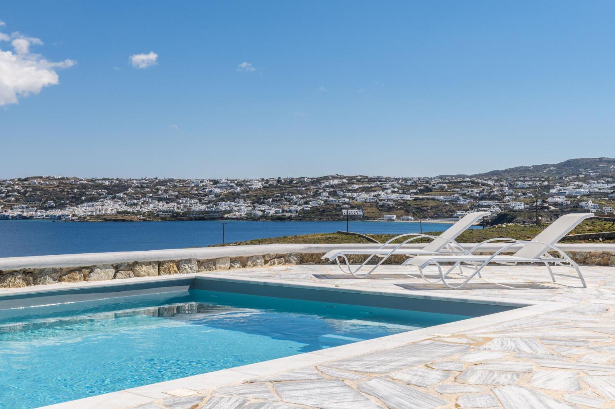 Lunar * Glastros (Mykonos)