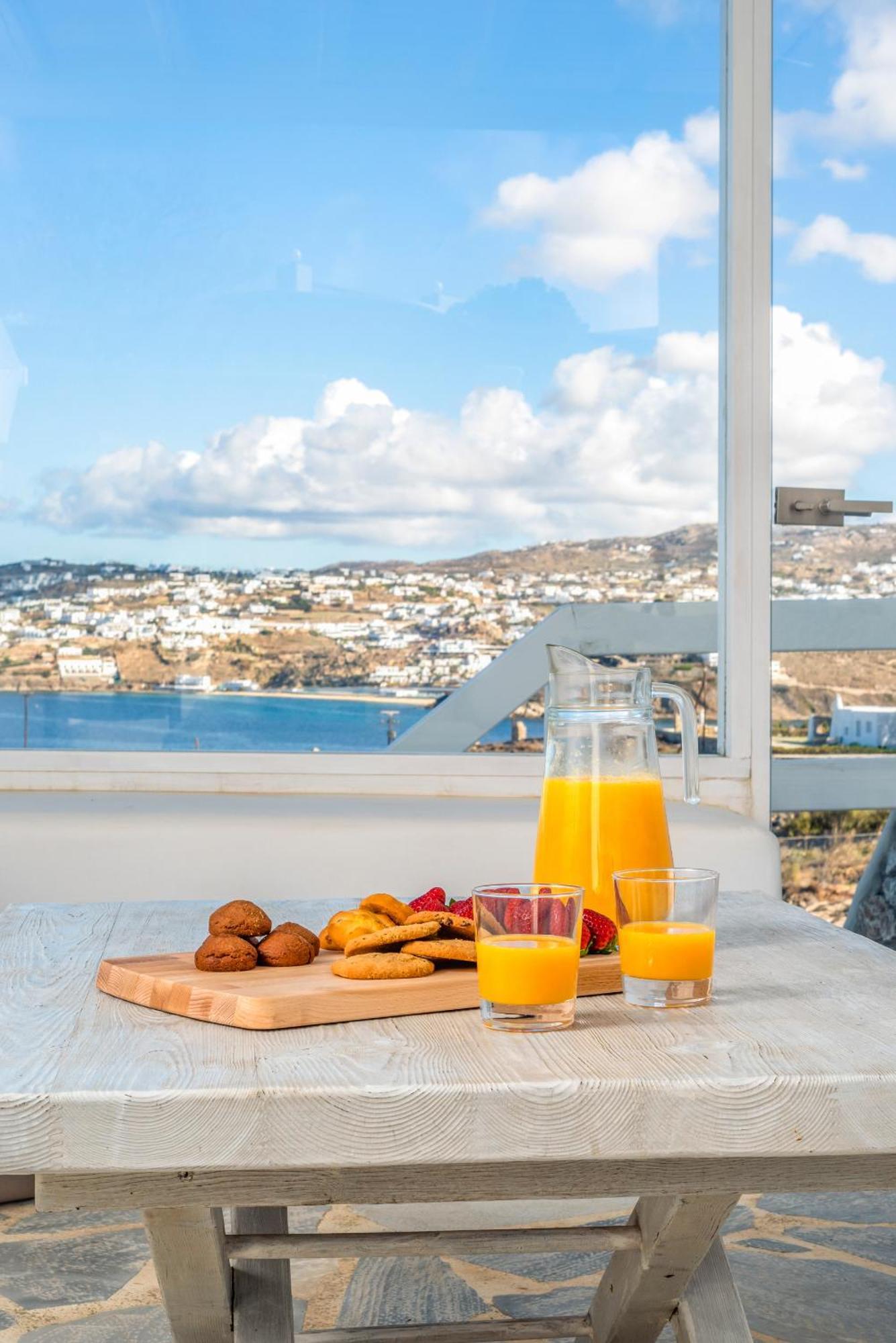 Lunar * Glastros (Mykonos)