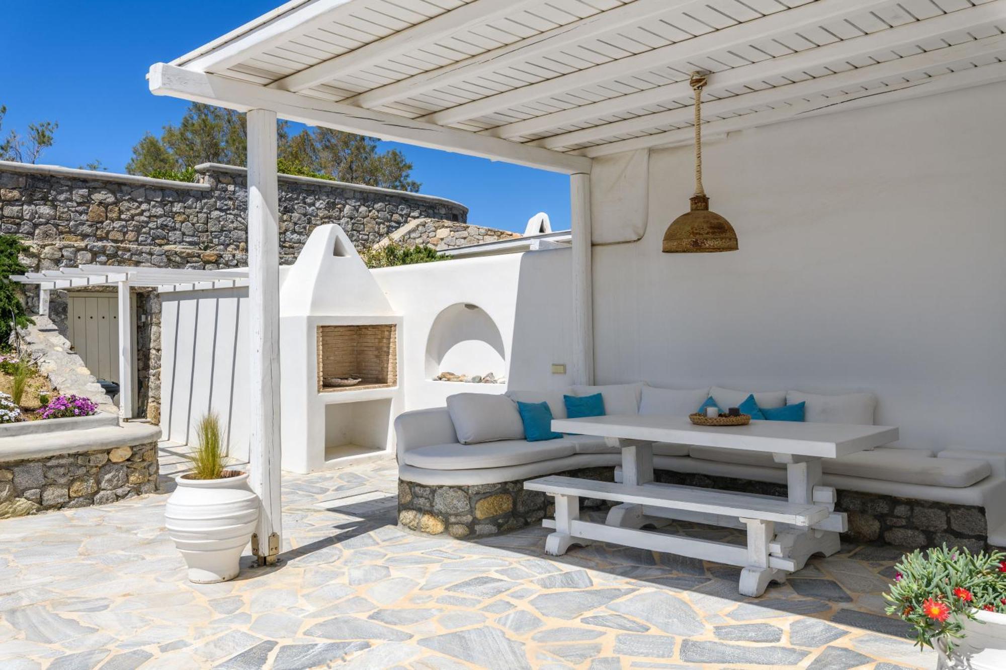 Lunar Holiday home *